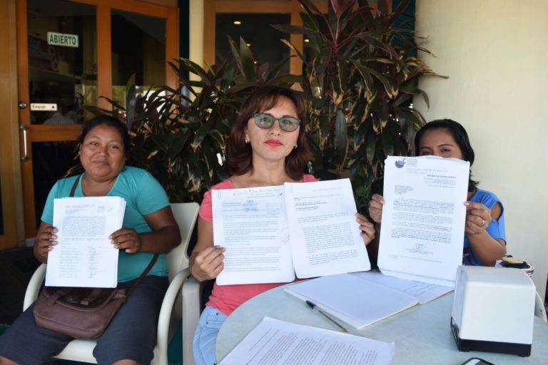 Denuncian padres de familia abuso de maestros de la primaria Nicolás Bravo