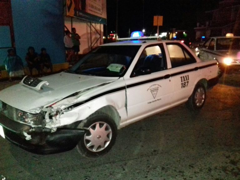 Policía dispara a taxistas después de causar un accidente