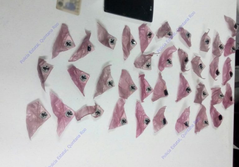 Detienen a hombre con 88 dosis de sustancias prohibidas en Cancún