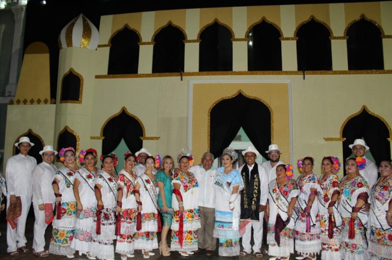 Noche regional en carnaval de Progreso, Yucatán