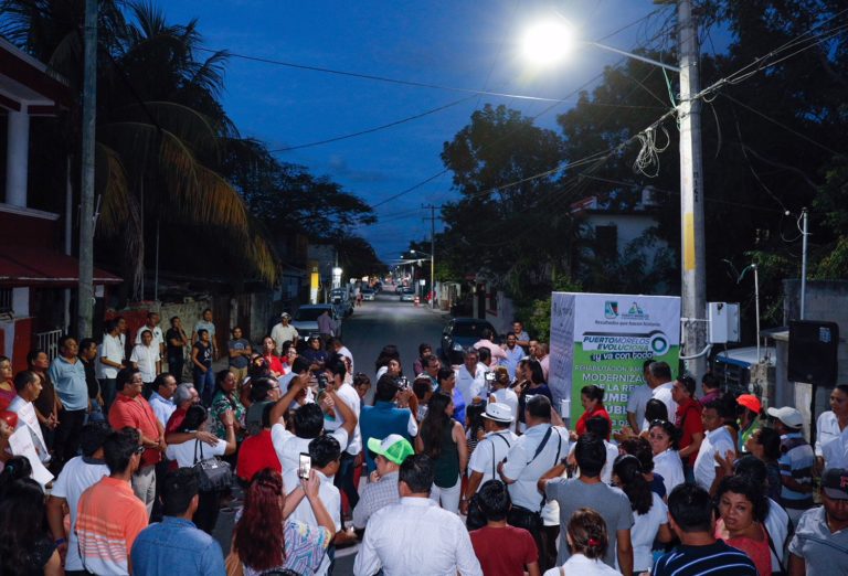 Cambio de luminarias en Puerto Morelos un paso más hacia la transformación: vecinos