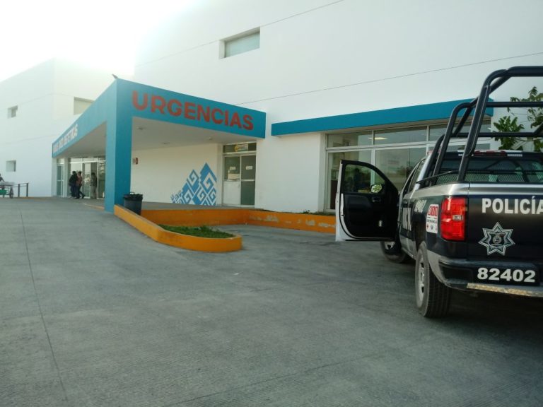 Llega víctima en taxi con balazo en el cuello