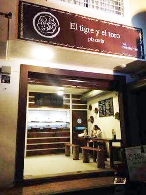 Tras varios asaltos semanales, cierran restaurantes en Cancún