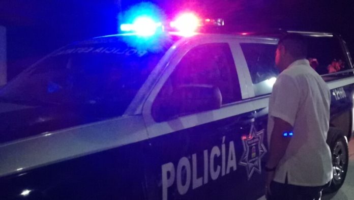 policía llega por suicidio