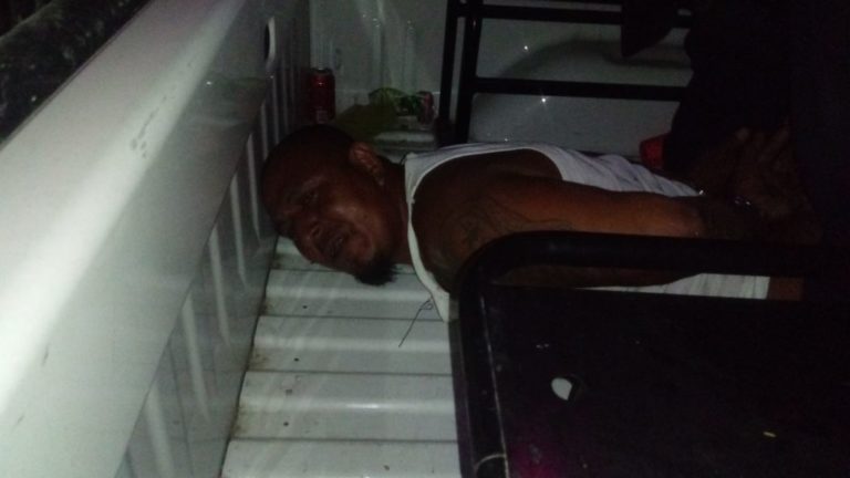 A escopetazos arregla  viejas rencillas con su amigo