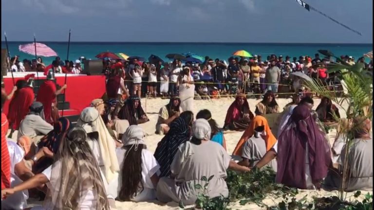 En Cancún, la Pasión de Cristo no tiene nacionalidad