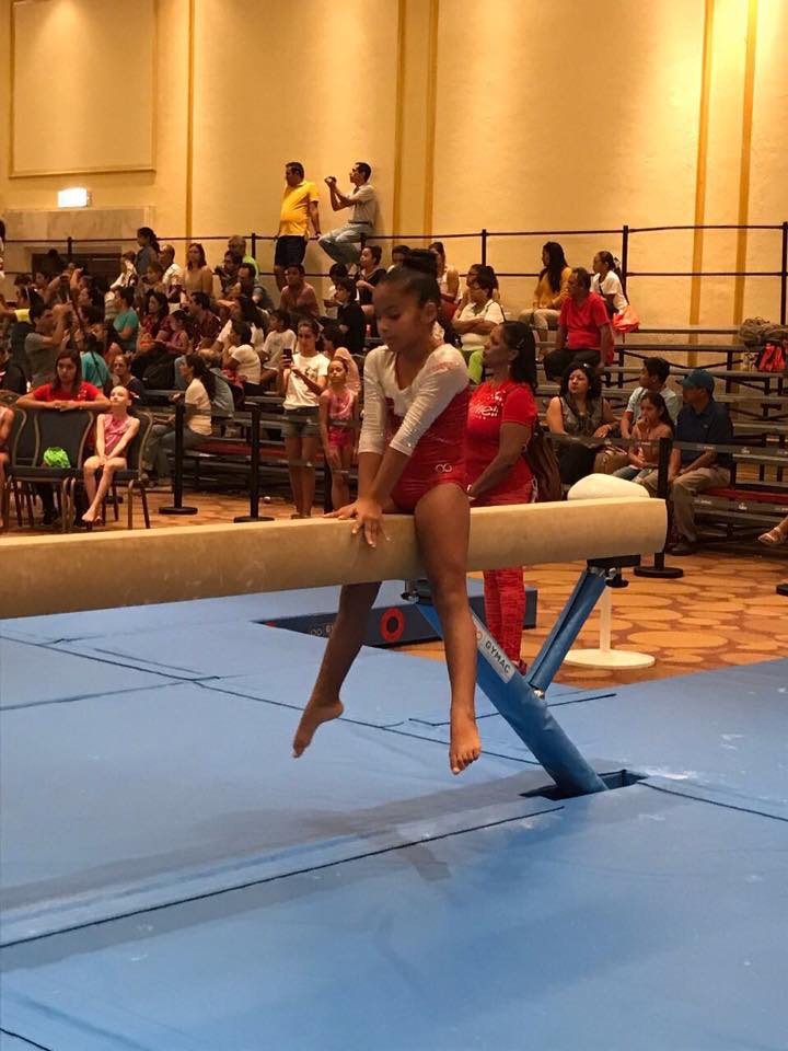 Gimnastas se preparan para la Olimpiada Nacional