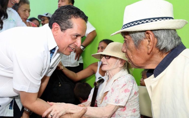 Carlos Joaquín acompaña la “Caravana Juntos: Por más y mejores oportunidades” apoyando a 99 localidades del estado