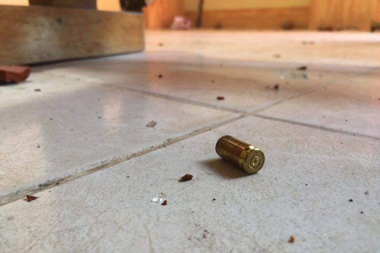 Rafaguean a tres en bar de Puerto Morelos; uno muere