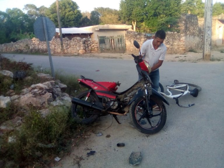 Motociclista ebrio casi arrolla a niños