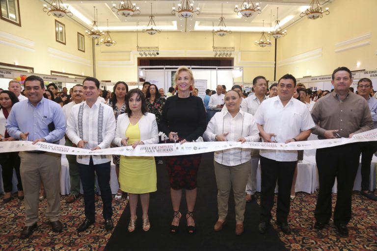 Ofertan más de dos mil 500 vacantes para mujeres en Playa del Carmen