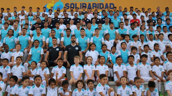 El Inter Playa del Carmen se tomó la foto oficial desde sus categorías infantiles hasta la Liga Premier, así como la femenil, en la grada del estadio “Mario Villanueva Madrid”.