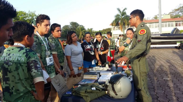 Corren mil 200 cancunenses con la Sedena