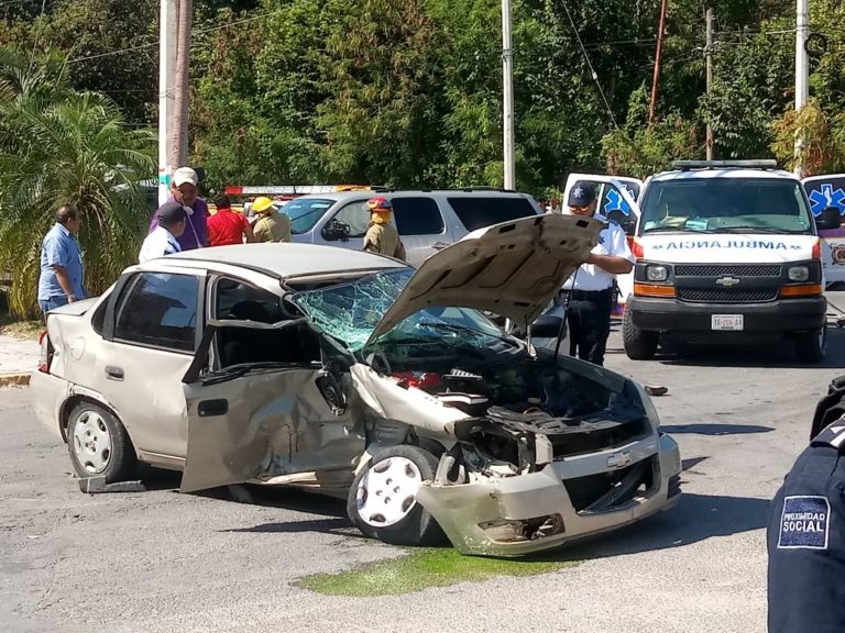 Carambola de tres vehículos en Chetumal