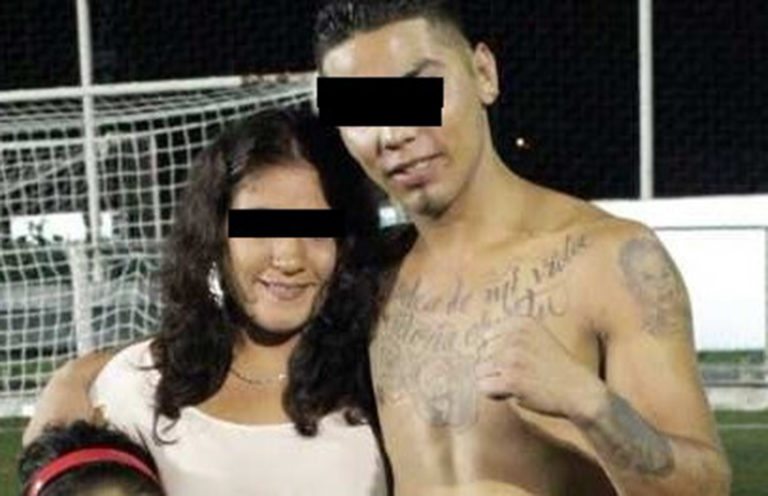 Boxeador que golpeó salvajemente a esposa e hija de 8 años guarda silencio