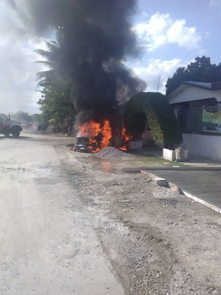 Discapacitado se lesiona al incendiarse su vehículo en Chetumal