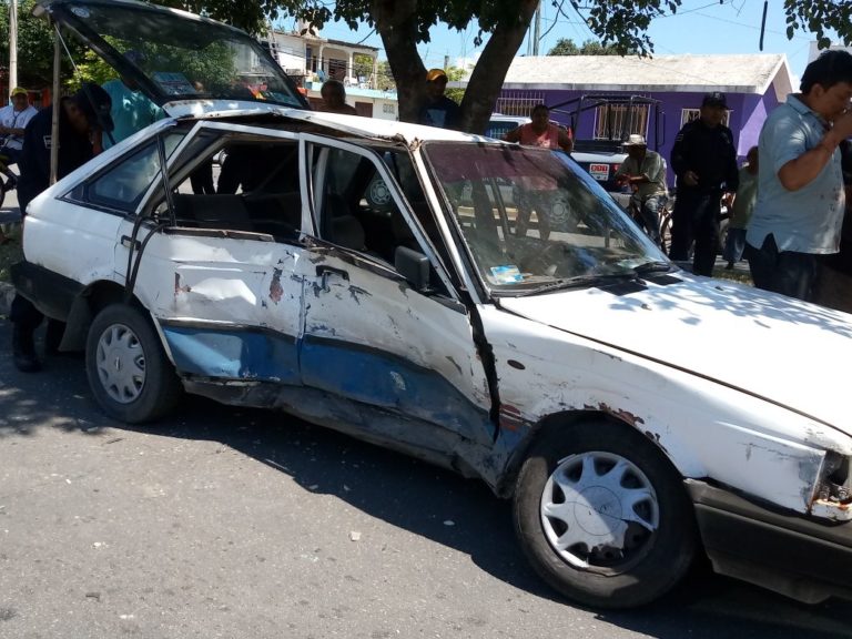 Choque de autos deja seis lesinados