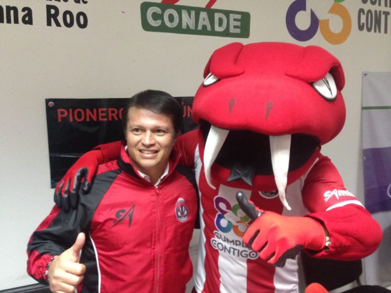 Cazarín, nuevo DT de Pioneros