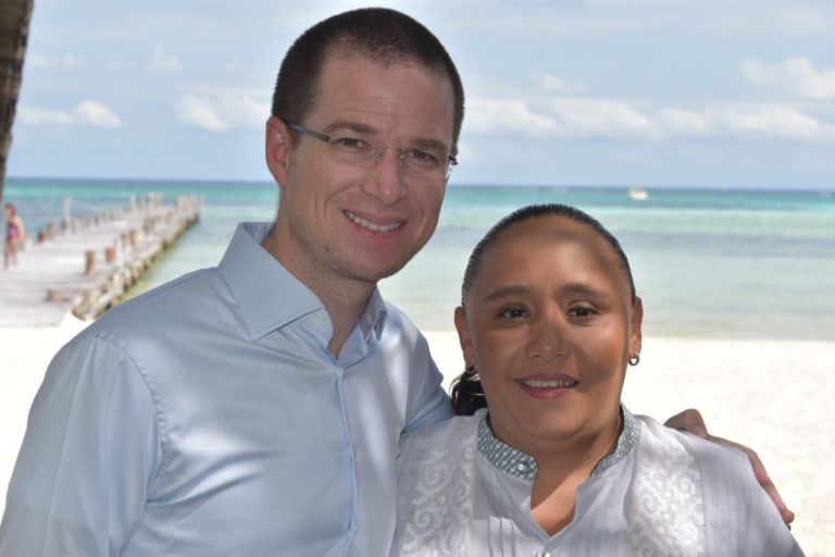 Brinda Anaya respaldo a Cristina Torres en visita a Quintana Roo