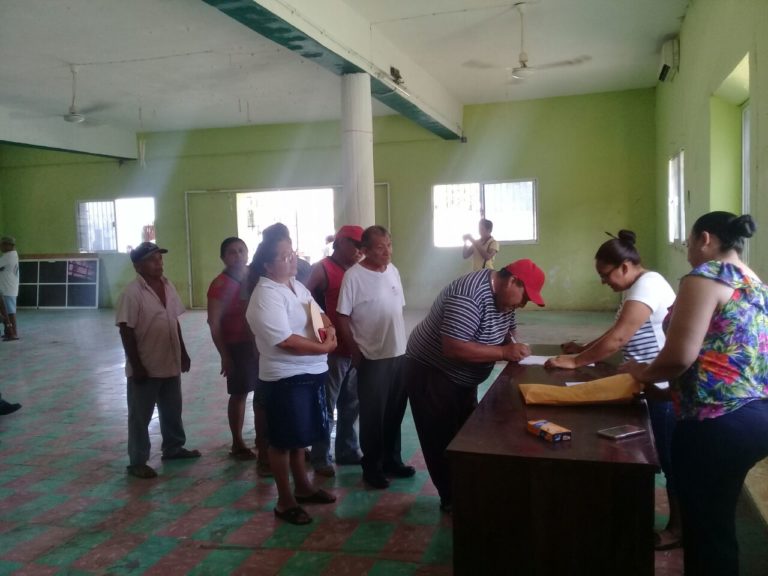 Reciben ejidatarios de Kantunilkín su dinero