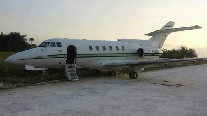 Abandonan avión en la frontera de Belice