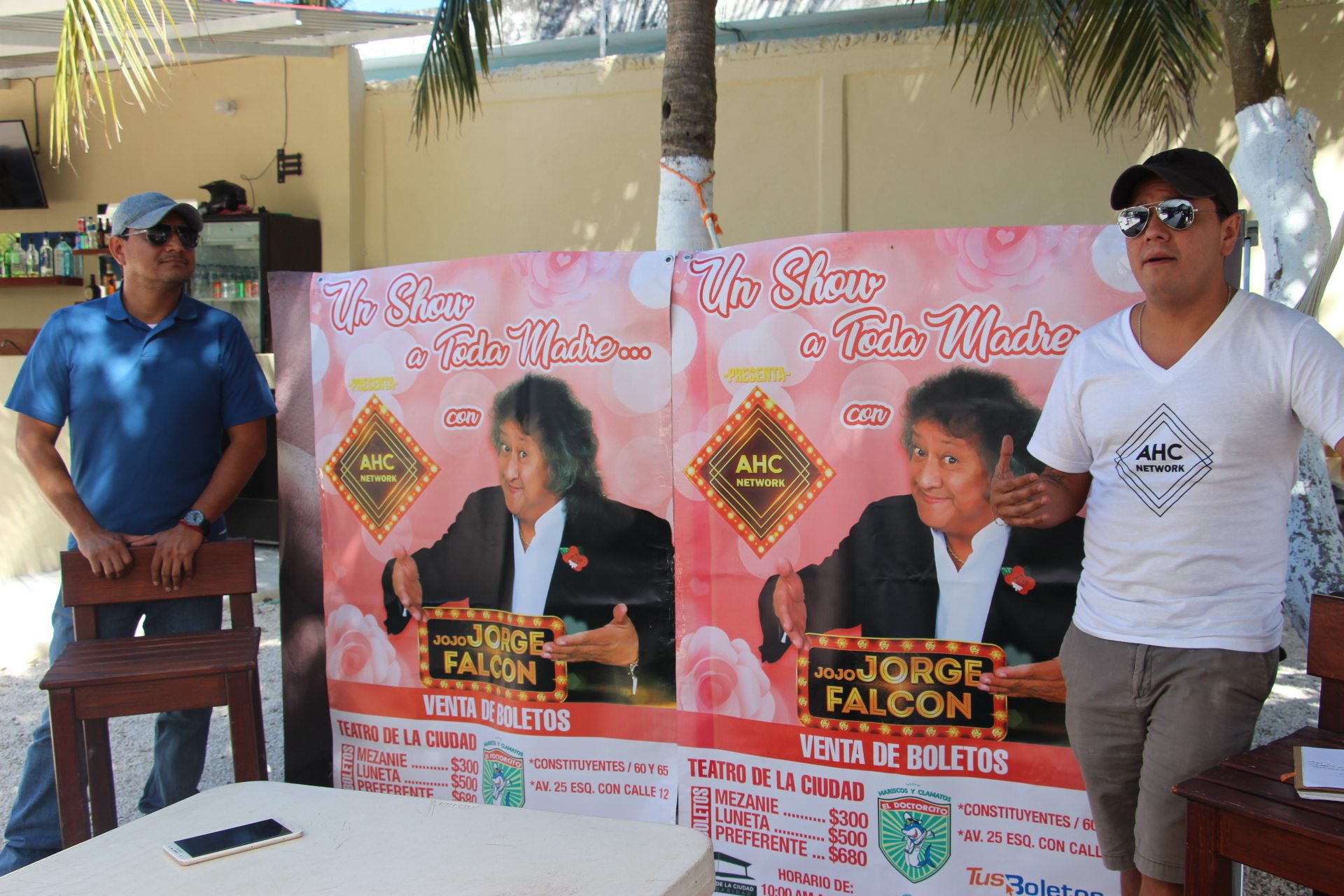 Buscan a comediante para abrir el show de Jorge Falcón