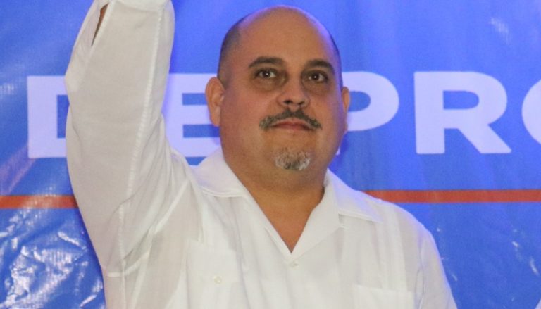 Total incongruencia de candidata a senadora