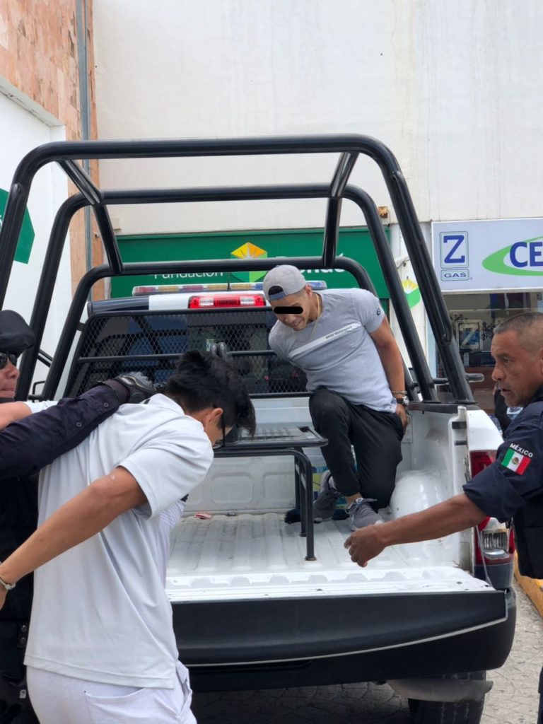 Detienen a presuntos ladrones empeñando cosas