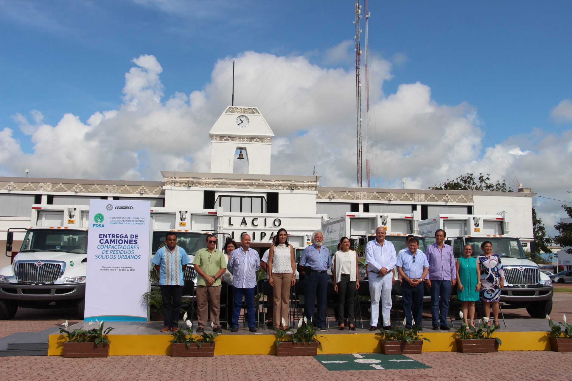 Entregan camiones compactadores de basura para recolección en Playa del Carmen