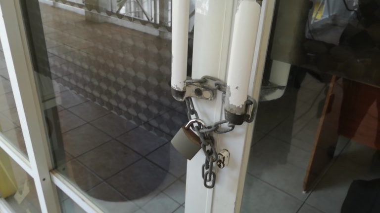 Cierra Ayuntamiento de Cozumel oficinas de Canirac