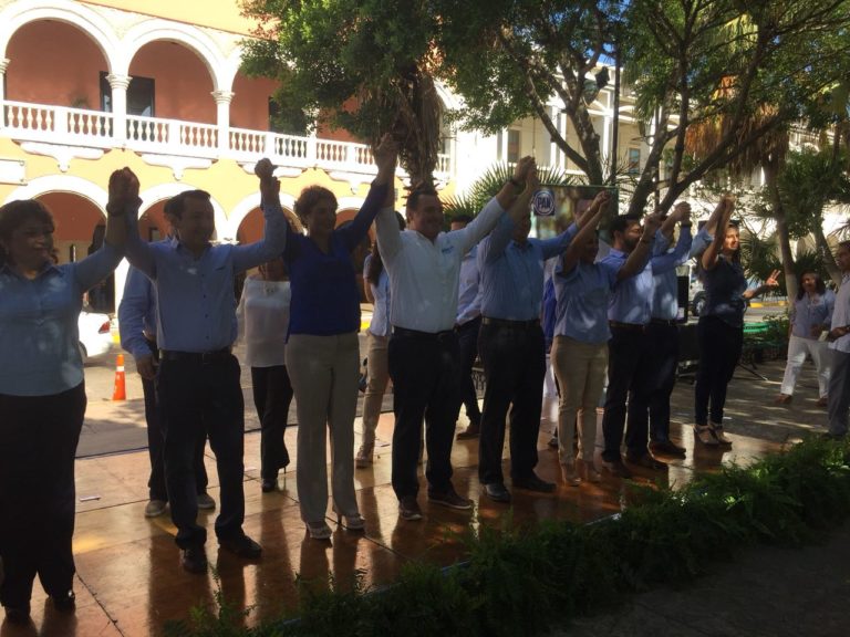 Arranca Renán Barrera campaña en icónico lugar de Yucatán