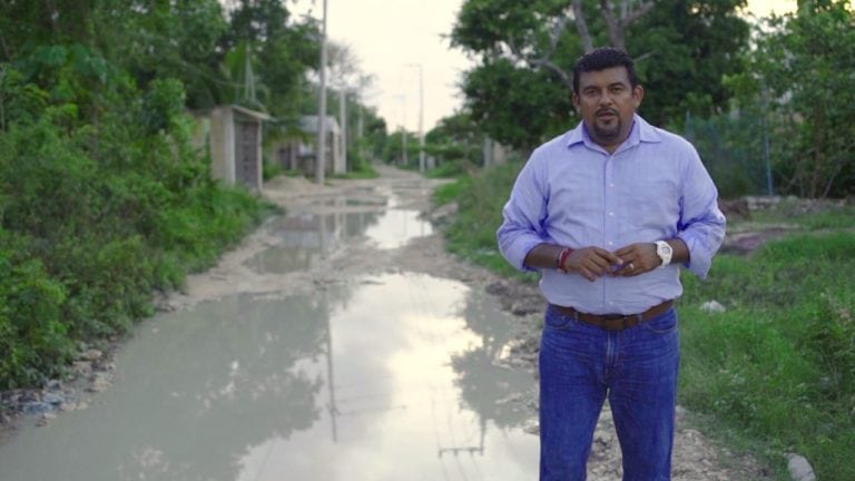Faustino Uicab promete más calles pavimentadas y servicios públicos dignos