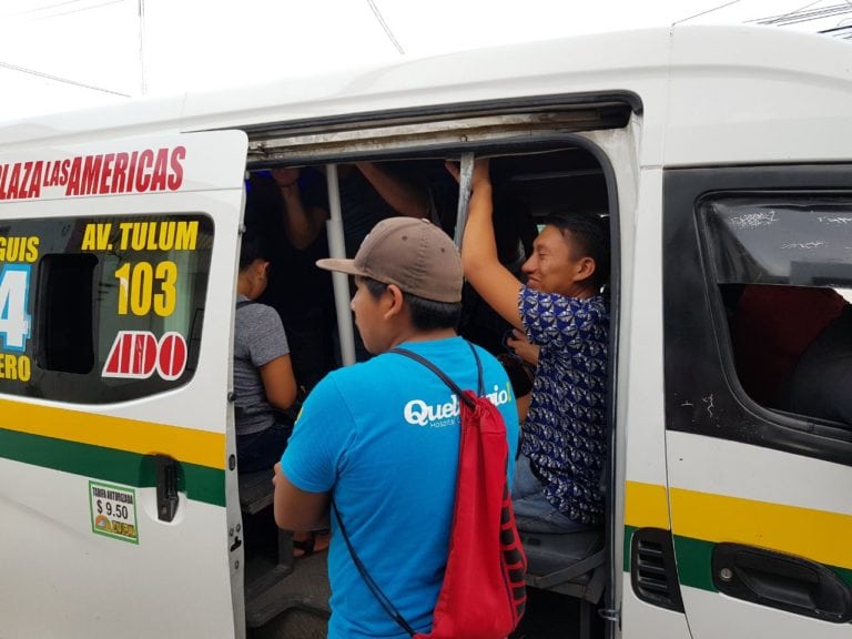 Instalan “punto de cacería” de combis en Cancún