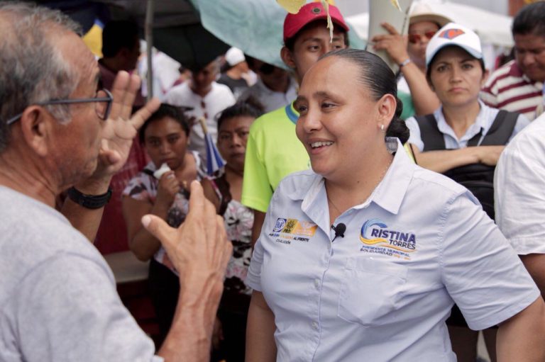 Construirá Cristina Torres polideportivo en Villas del Sol