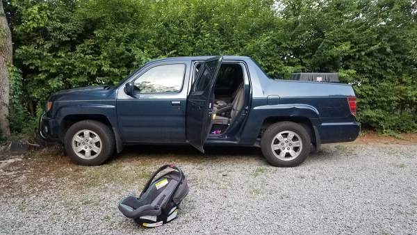 Muere bebé olvidada por su papá en el carro