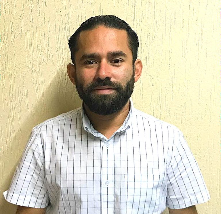 Renuncia oficial mayor de OPB