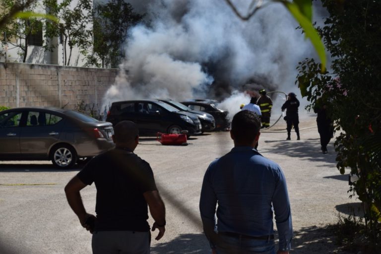 Se incendian vehículos de Price Travel
