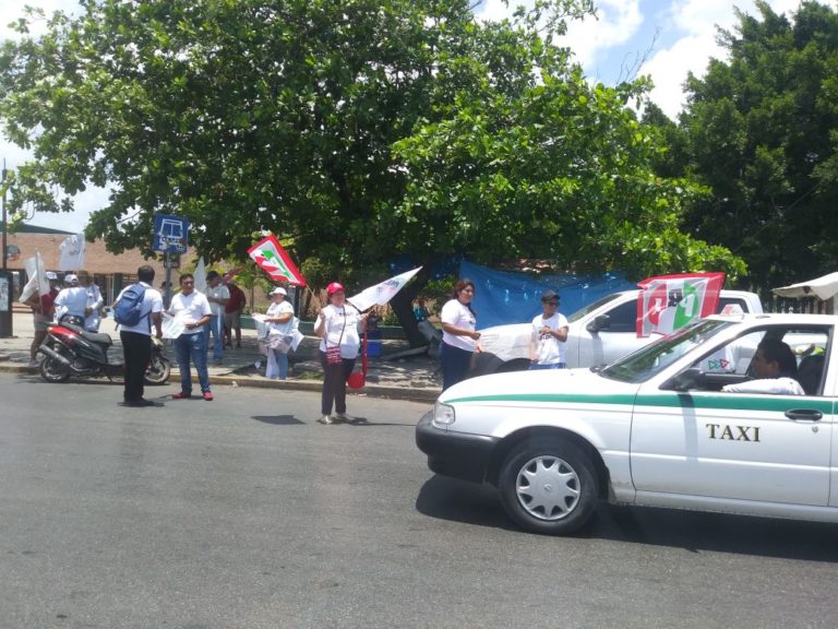 Se apodera PRI-PVEM-Panal de glorieta “Del Albañil”