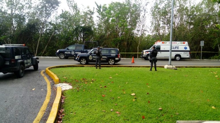 Hallan cuerpo asesinado en el bulevar Kukulcán