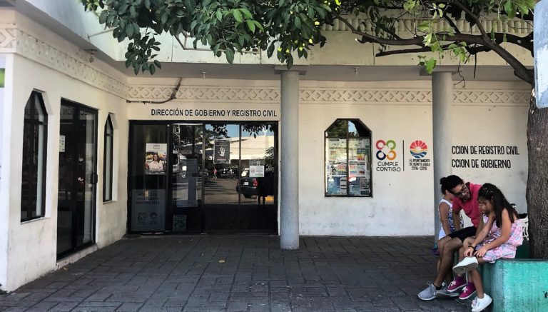 Histórico registro en Q. Roo: Lesbianas figuran como madres en acta de menor