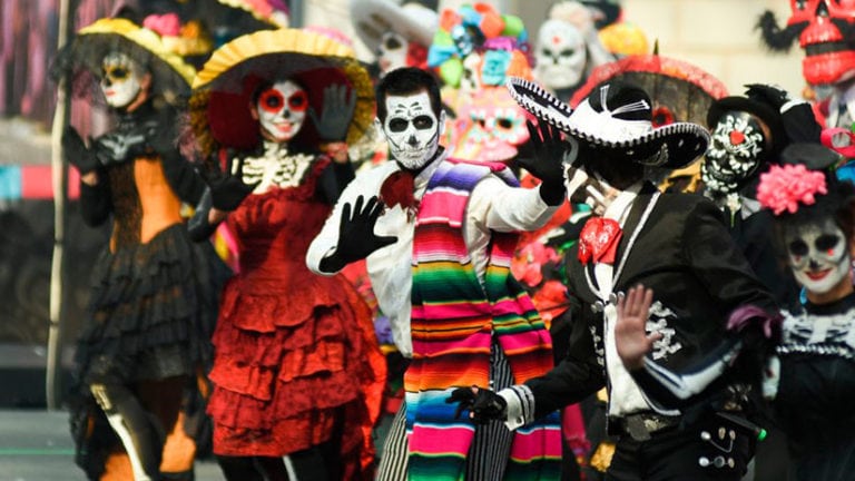 México lleva el día de muertos hasta Rusia