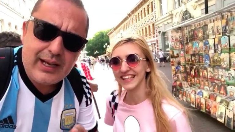 Otro argentino se aprovecha de una joven rusa, y se queda sin trabajo