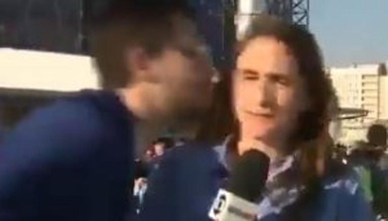 Nuevo video de acoso a periodista en Rusia