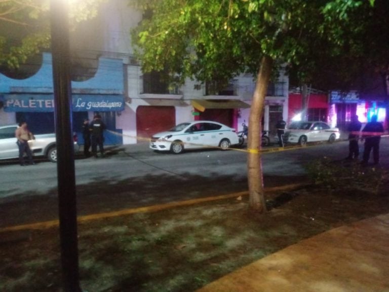Balean a taxi en la colonia Ejidal