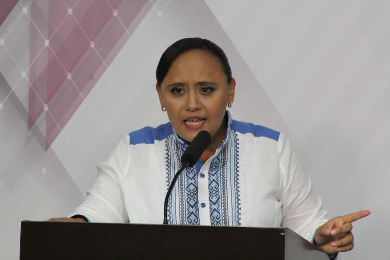 Exhibe Cristina Torres corruptelas de Beristain en debate