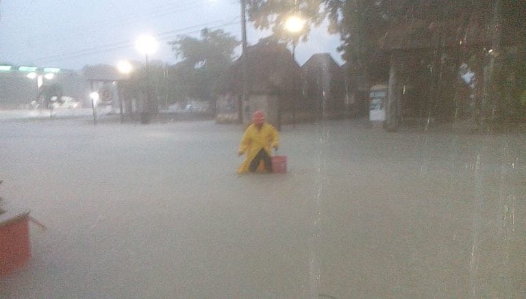Atienden inundaciones en Felipe Carrillo Puerto