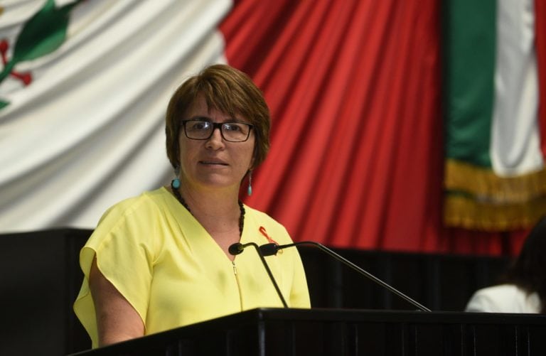 Laura Beristain voltea banderas por ambición: PES