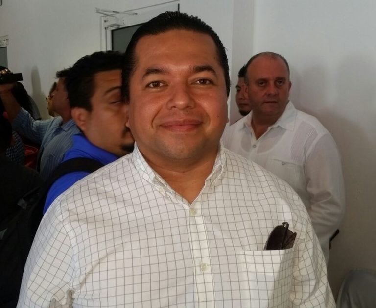 Trabajaré con el gobernador, nada me ata al PRD: Emiliano Ramos