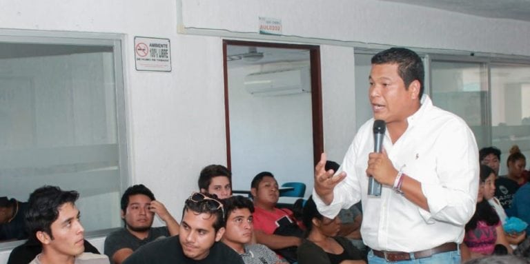 Aceptan jóvenes universitarios las propuestas de Fernando, “El Chino” Zelaya