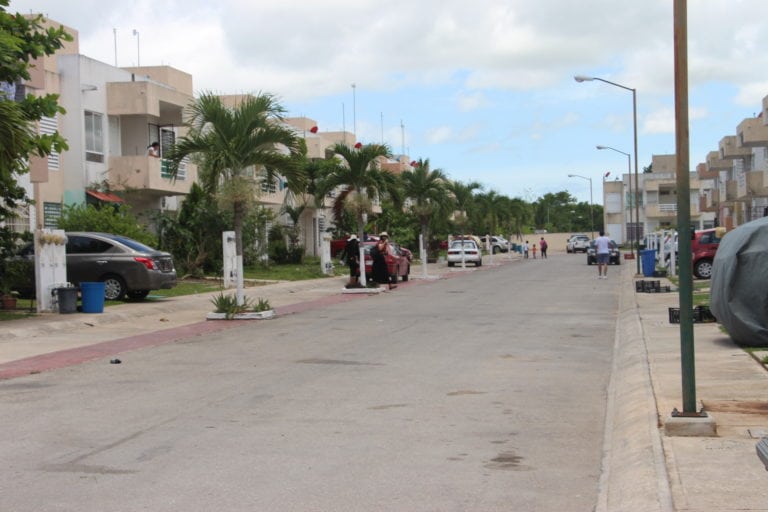 Denuncian vecinos de Las Flores robos a casas dúplex